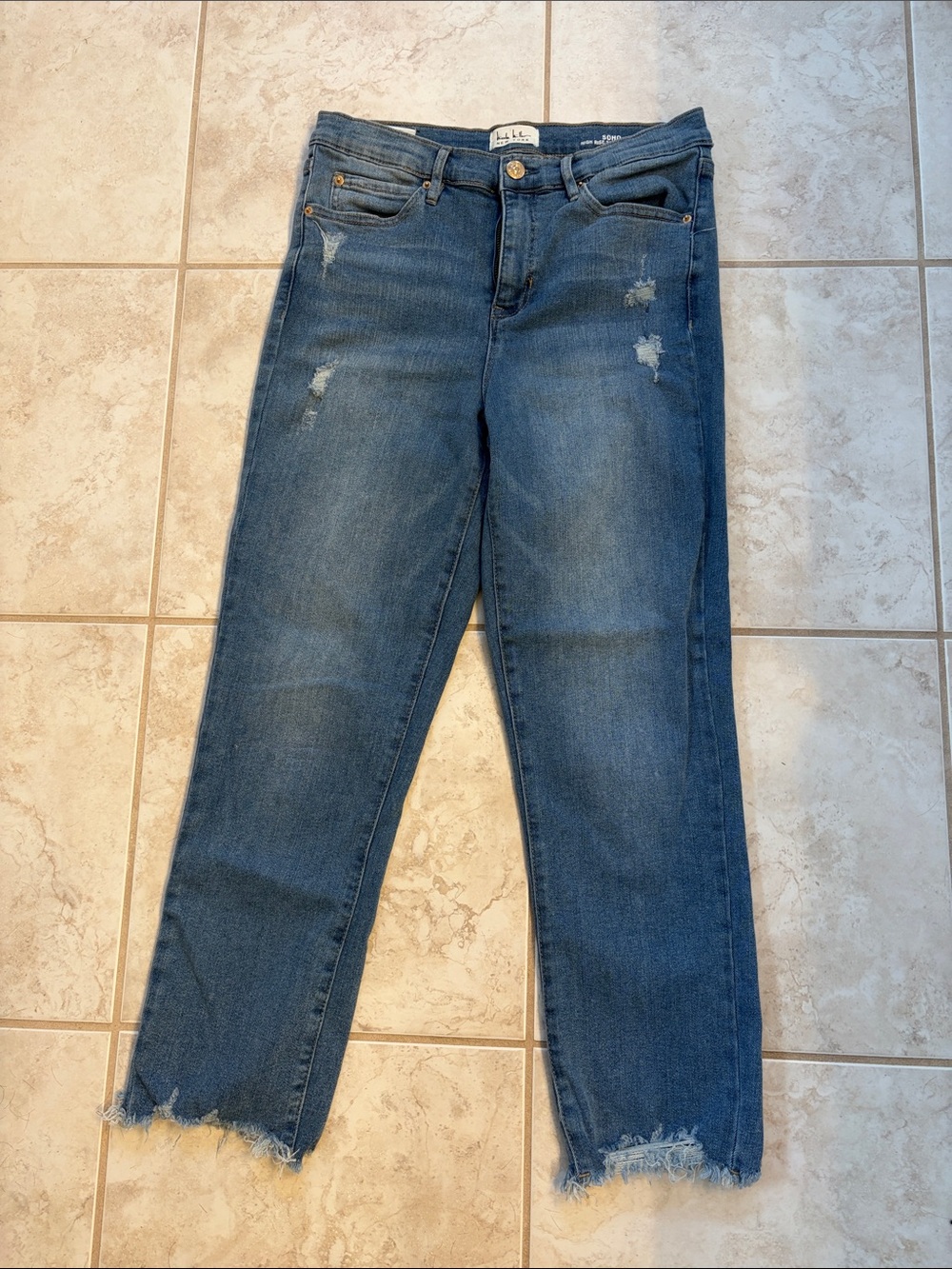 High-Rise Straight Leg Women’s Jeans in Medium Blue with Frayed Hem